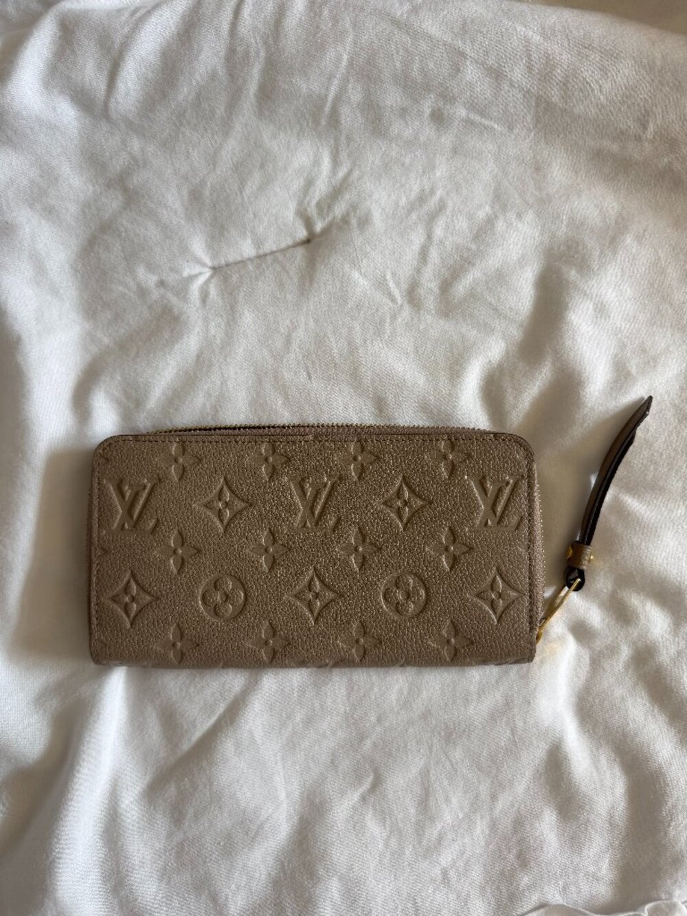 Louis Vutton Monogram Empreinte Leather Zippy Wallet w/ Box